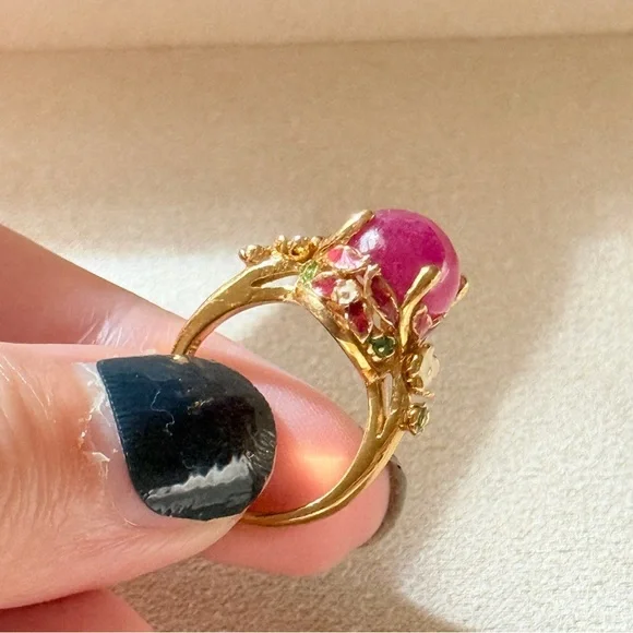 Elegant Ruby and Enamel Flowers Decorated Ring - Picture 3 of 6